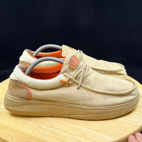Hey Dude Shoes Mens 9 Wally Comfy Hype Casual Comfort Moc Toe Sneakers Beige - Picture 5 of 11